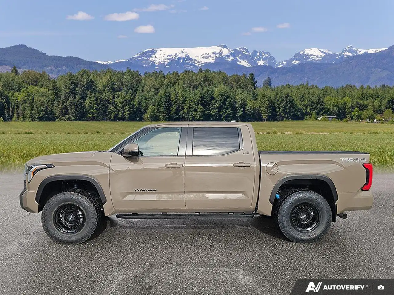 Toyota Tundra снимка Toyota Tundra