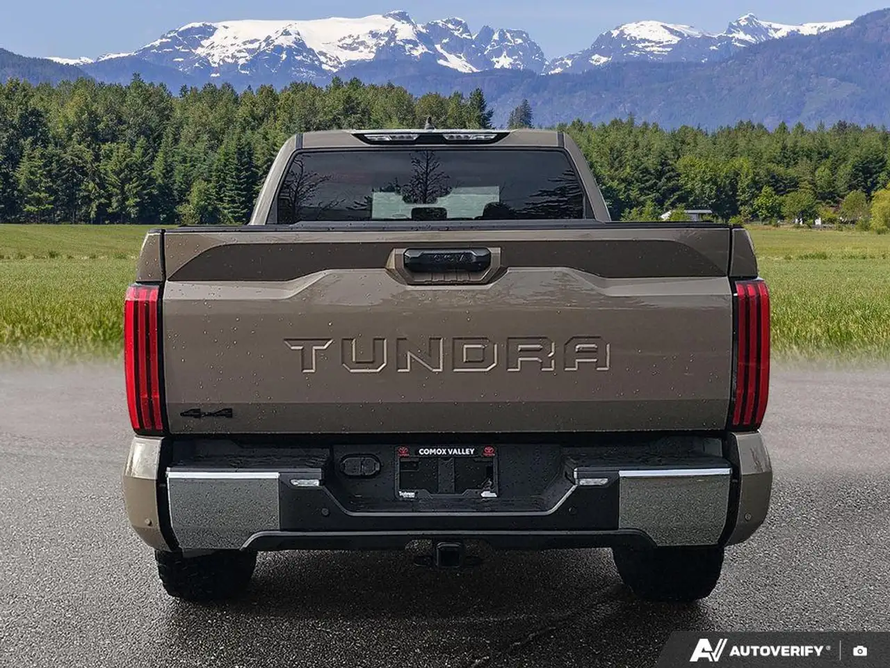 Toyota Tundra снимка Toyota Tundra