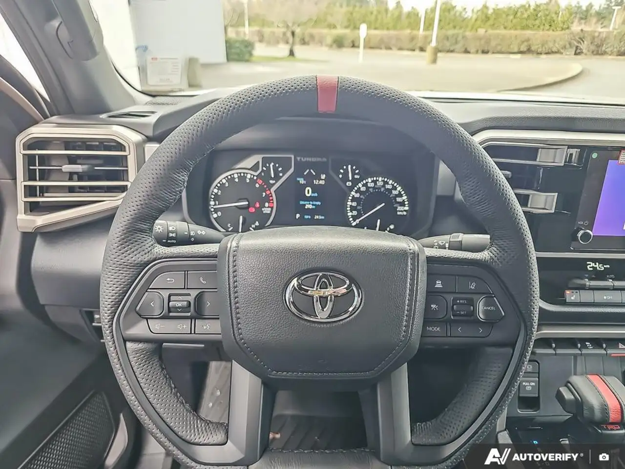 Toyota Tundra снимка Toyota Tundra
