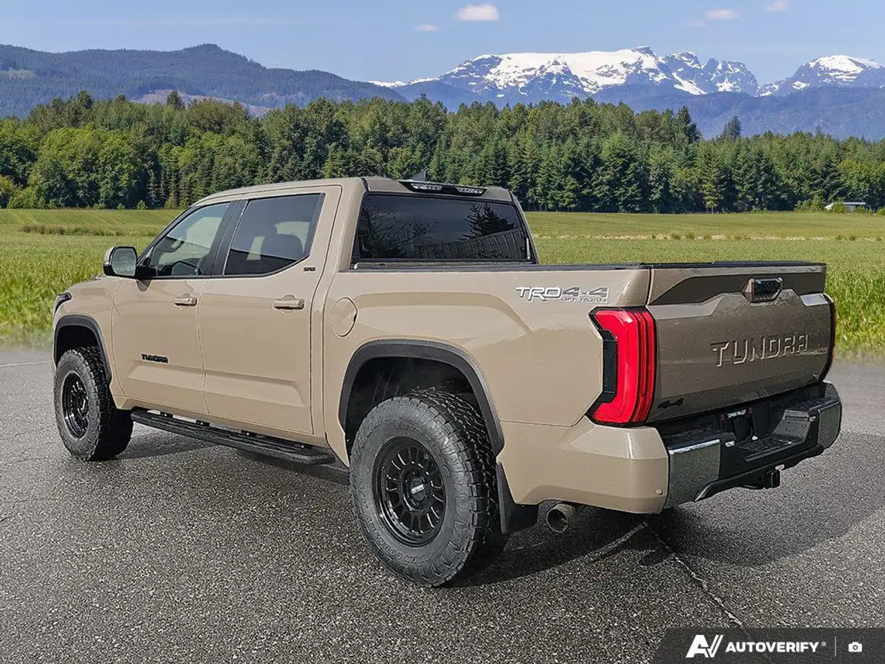 Toyota Tundra снимка Toyota Tundra