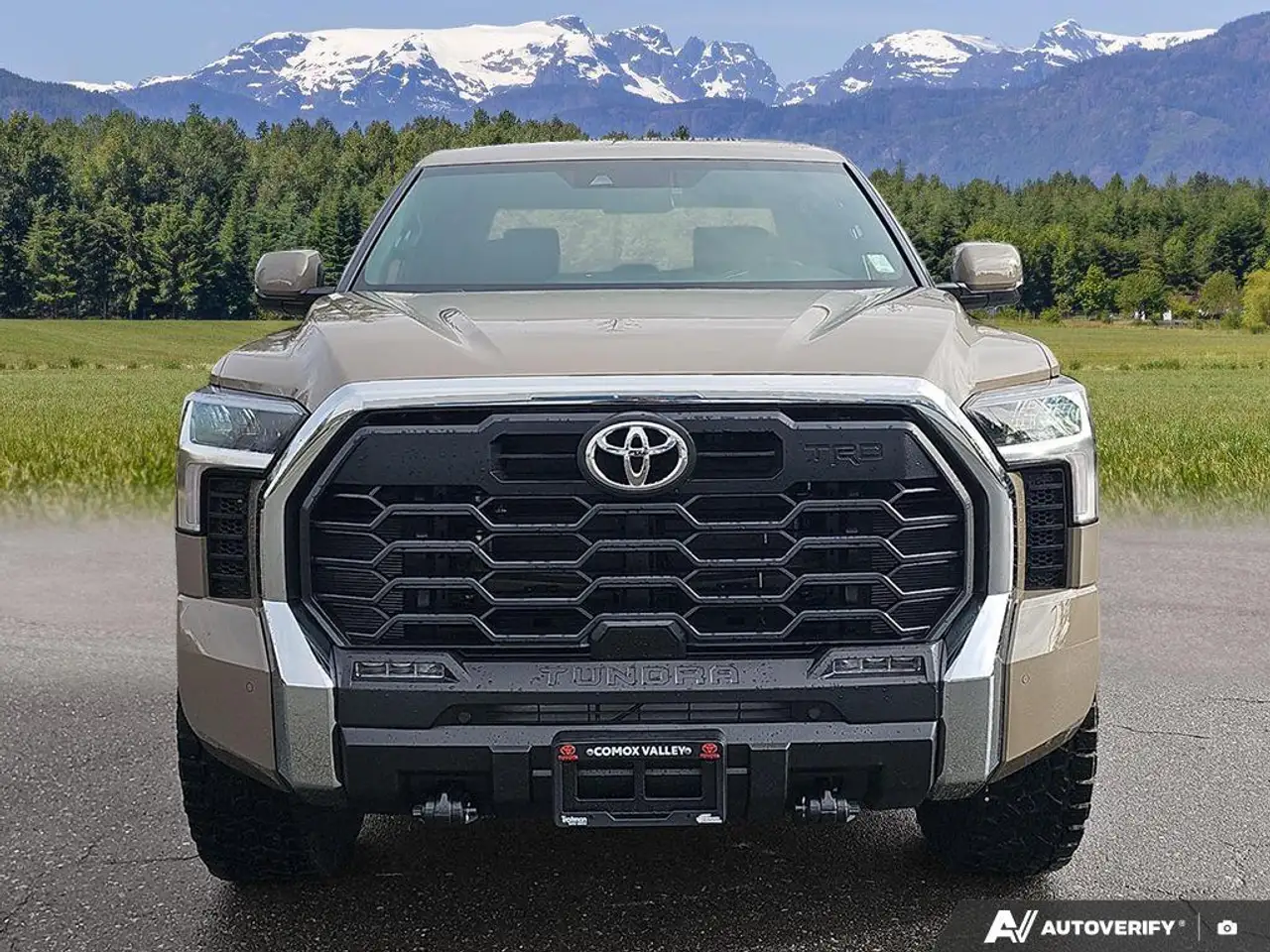 Toyota Tundra снимка Toyota Tundra