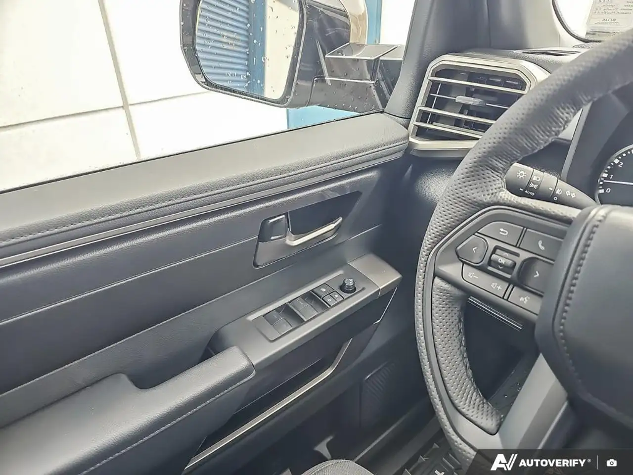Toyota Tundra снимка Toyota Tundra
