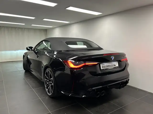 BMW M4 view 10