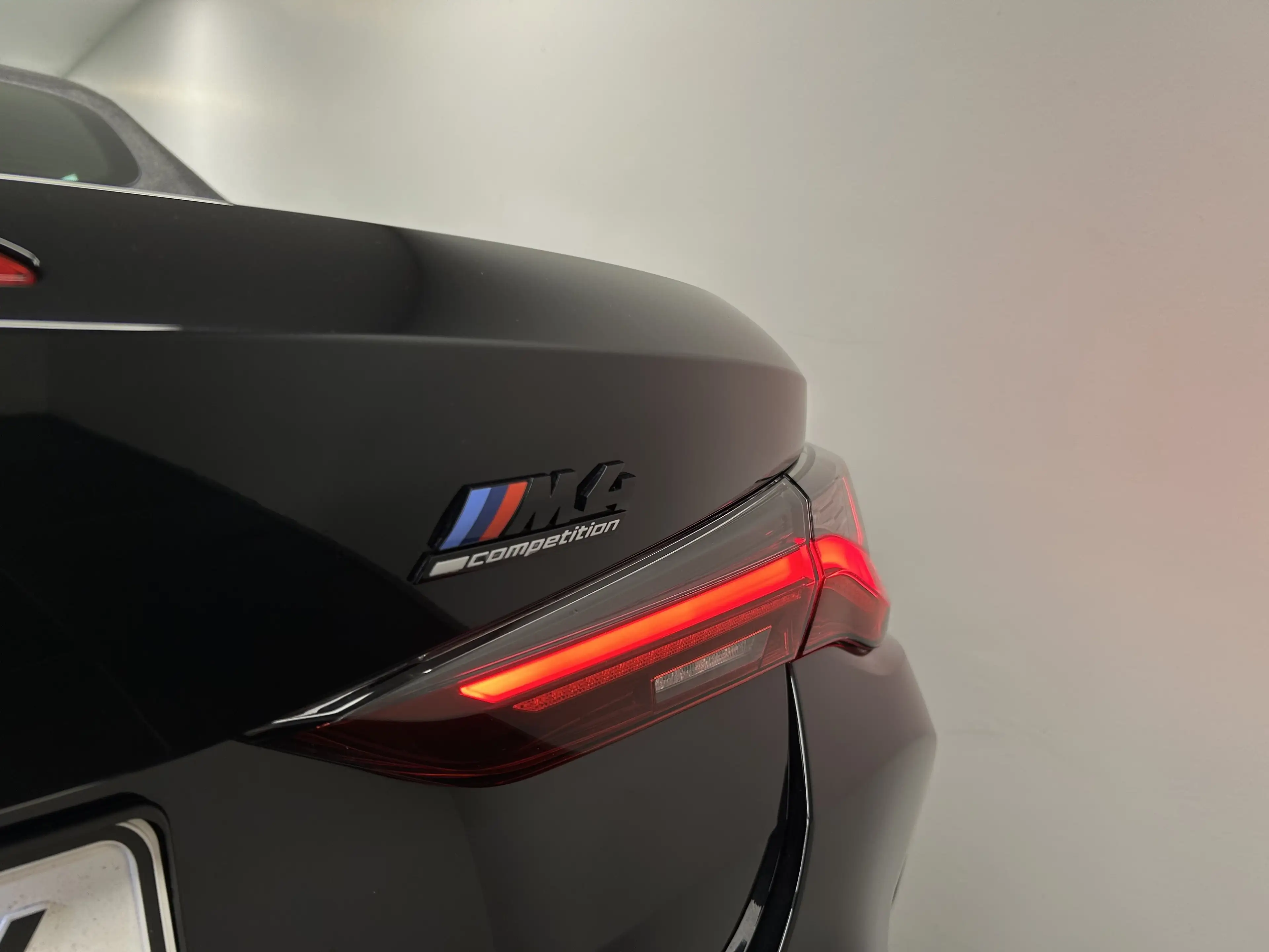 BMW M4 Competition M xDrive Cabrio — photo 12