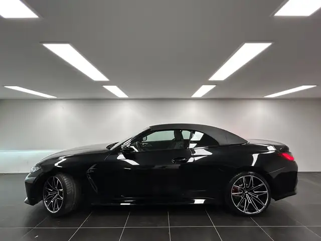 BMW M4 view 2