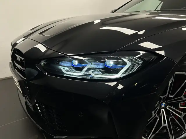 BMW M4 view 8