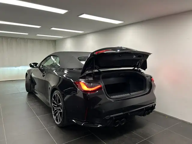 BMW M4 view 11