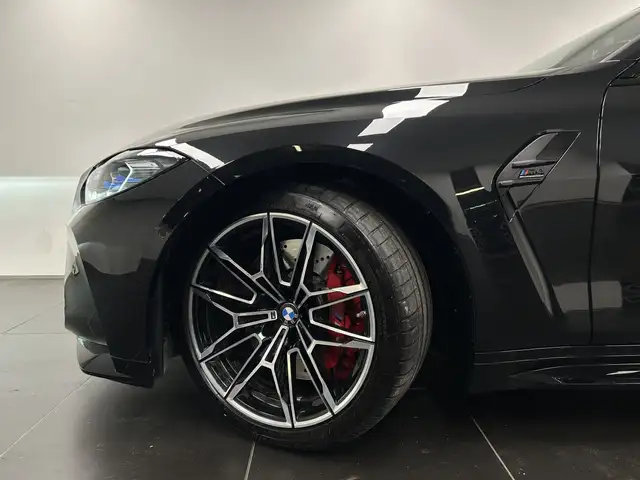BMW M4 view 9