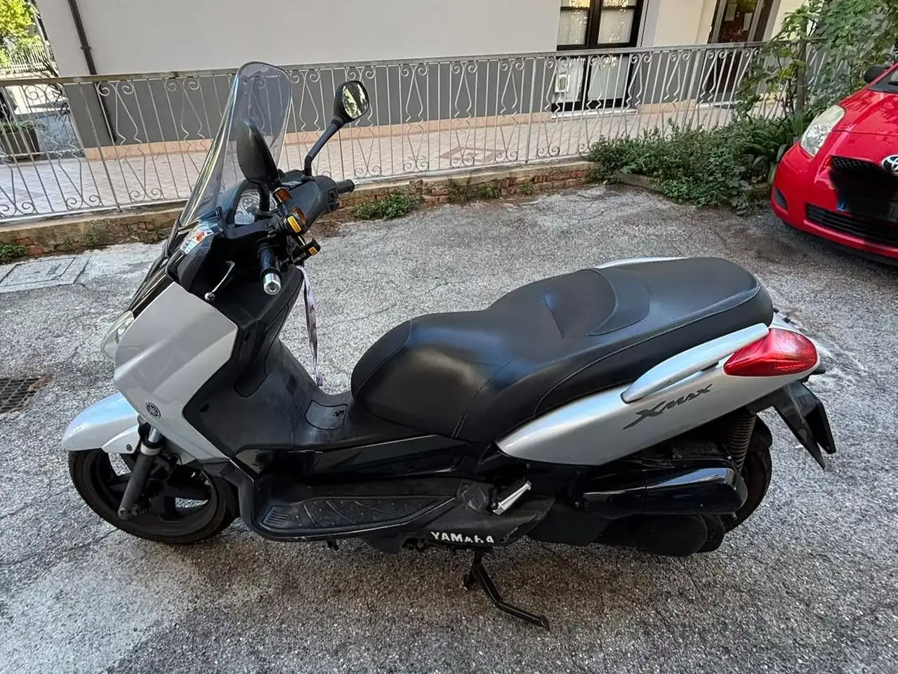 Yamaha X-Max 250