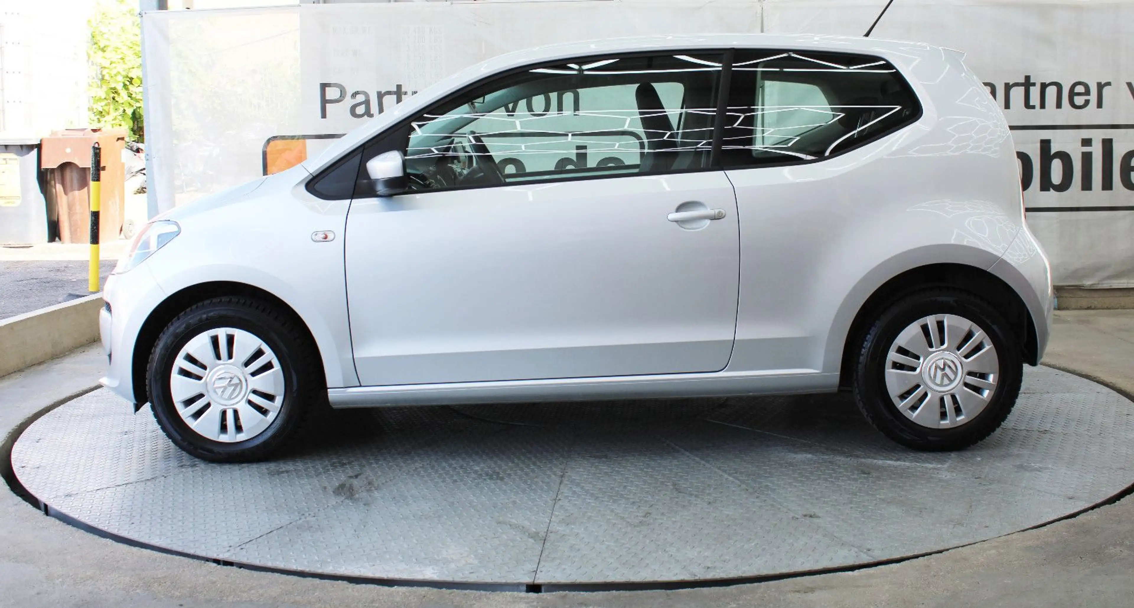 Volkswagen up! *TÜV&Inspektion Neu*Navi*Klima*Sound-Paket* — photo 3
