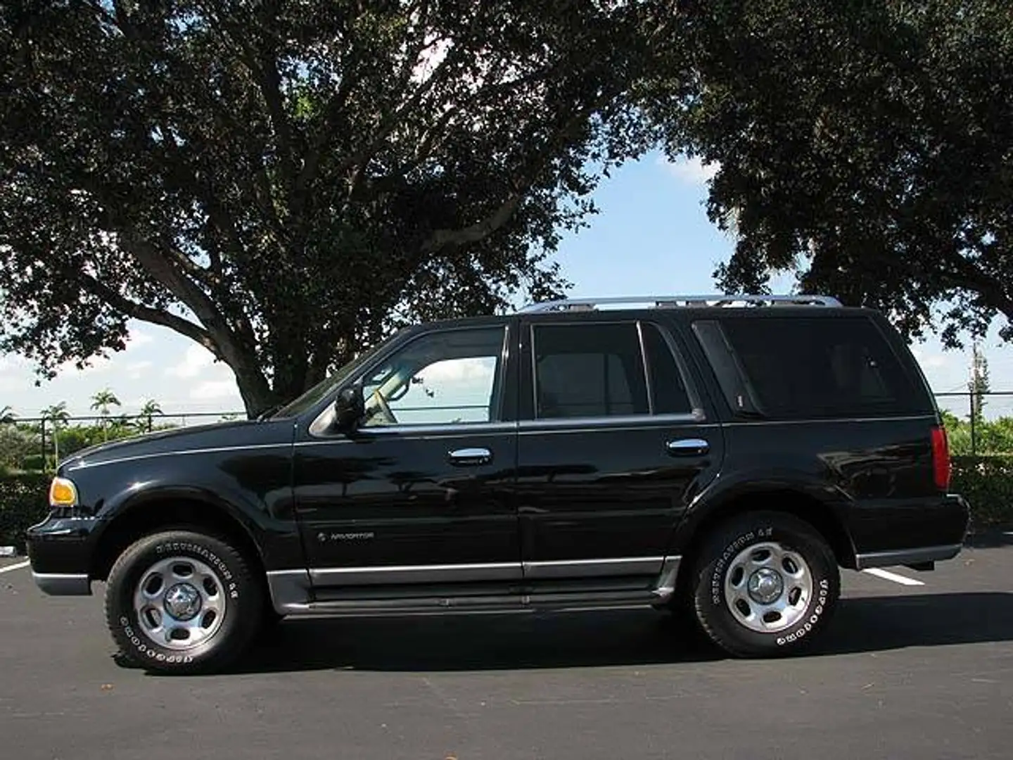 Lincoln Navigator Schwarz - 2