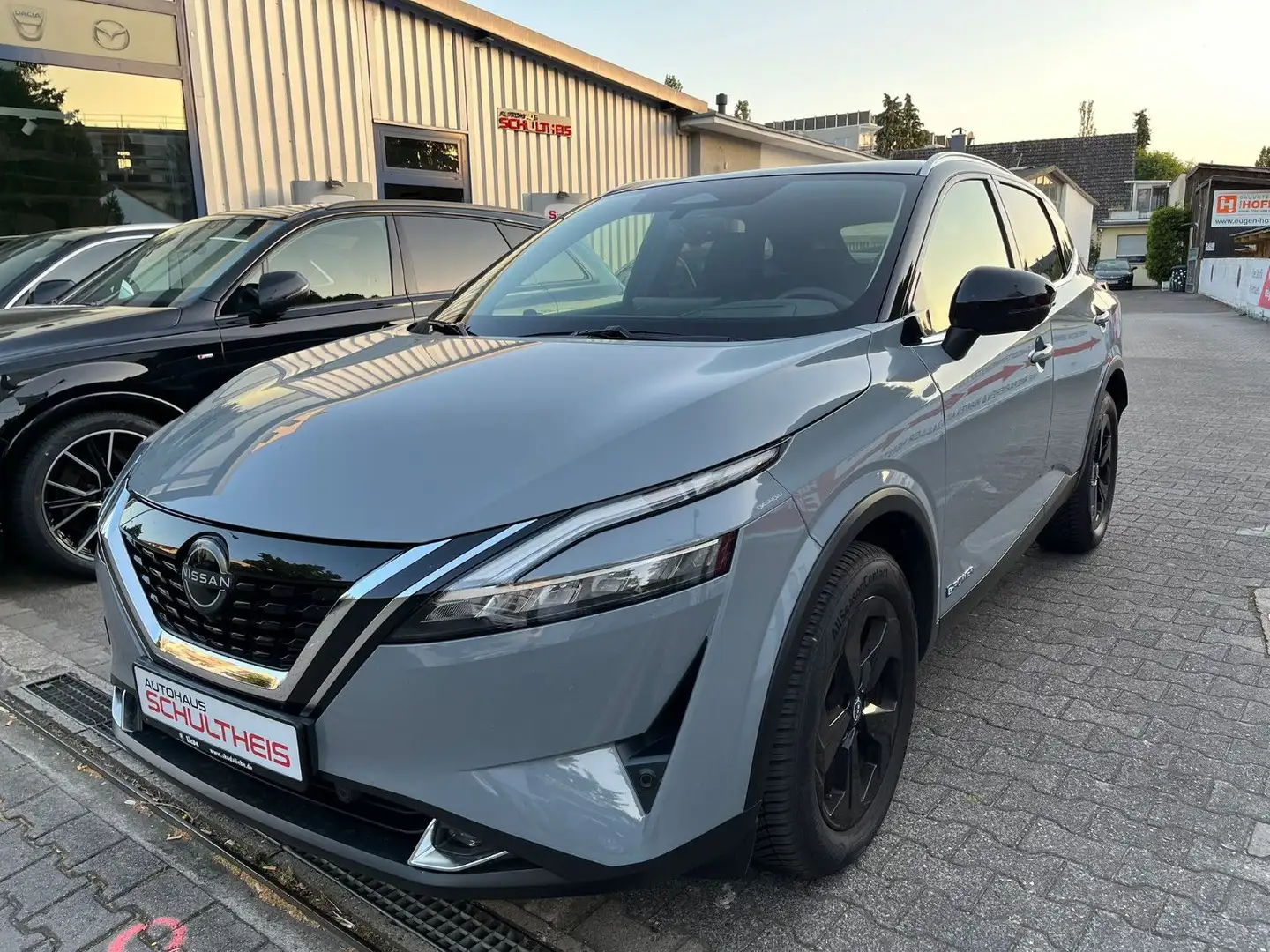 Nissan Qashqai Black Editon e-Power*PANO*GARANTIE*RFK Grau - 1