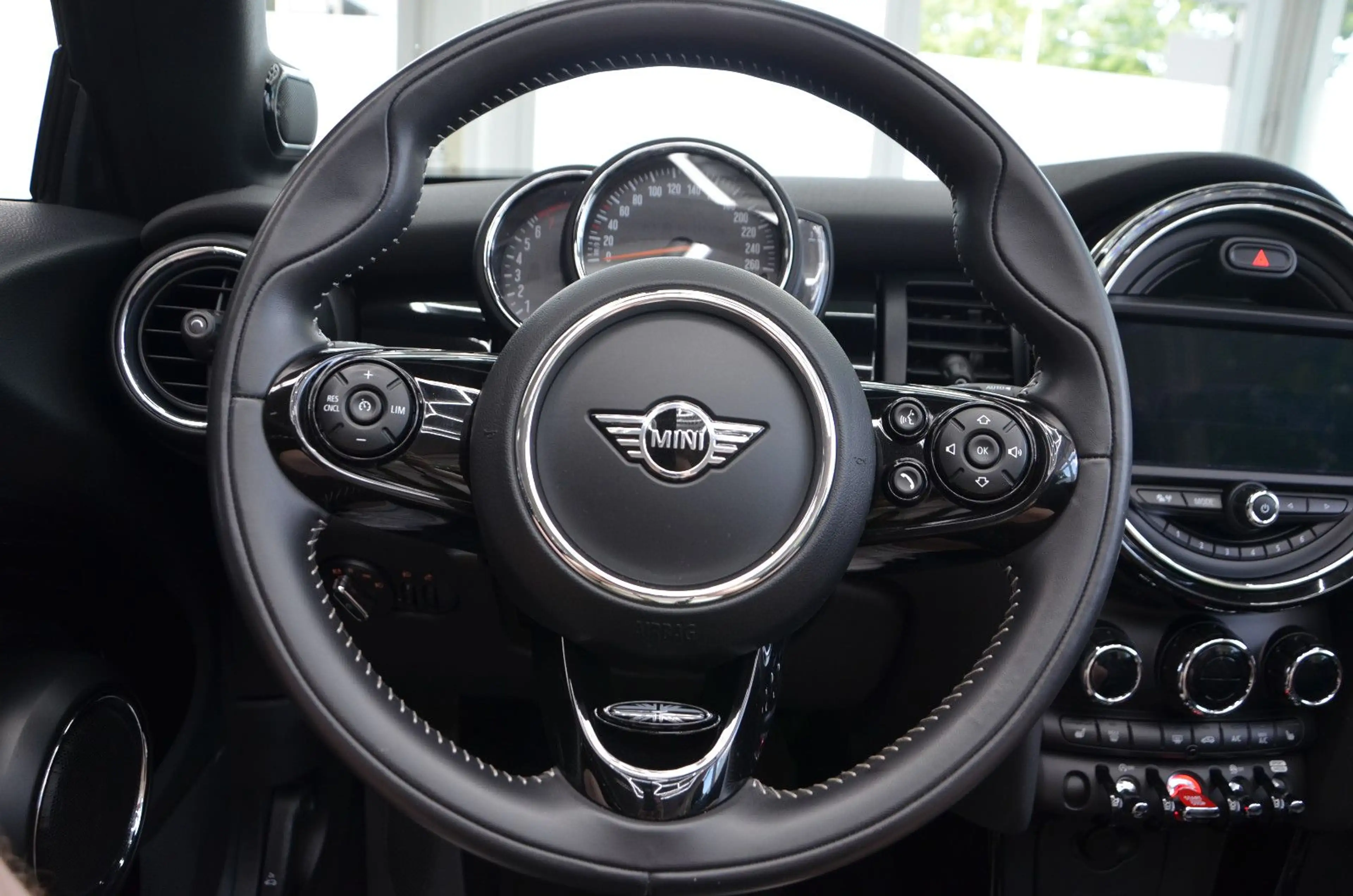 MINI Cooper S Cabrio *AUTOMATIK*LED*NAVI*H/K*1.HAND!* — photo 12