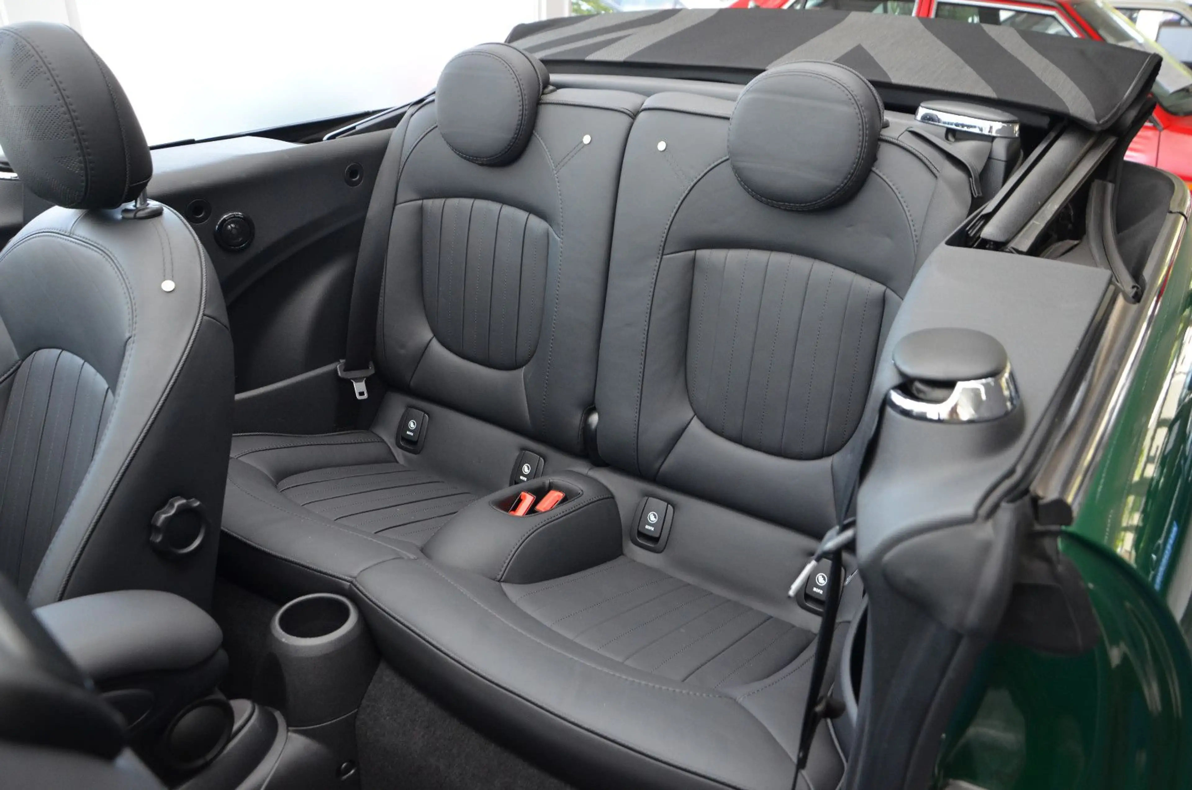 MINI Cooper S Cabrio *AUTOMATIK*LED*NAVI*H/K*1.HAND!* — photo 15