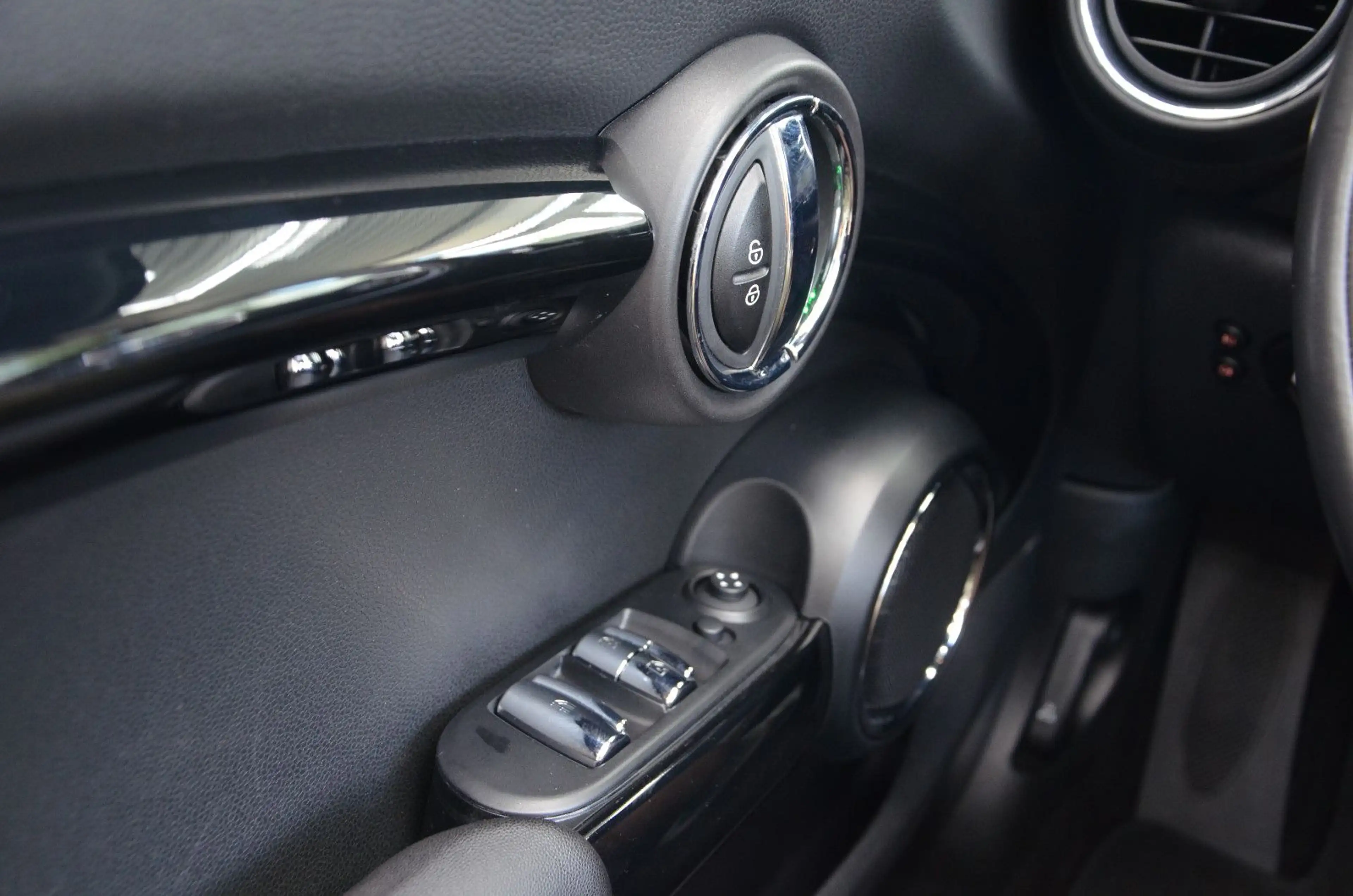 MINI Cooper S Cabrio *AUTOMATIK*LED*NAVI*H/K*1.HAND!* — photo 11