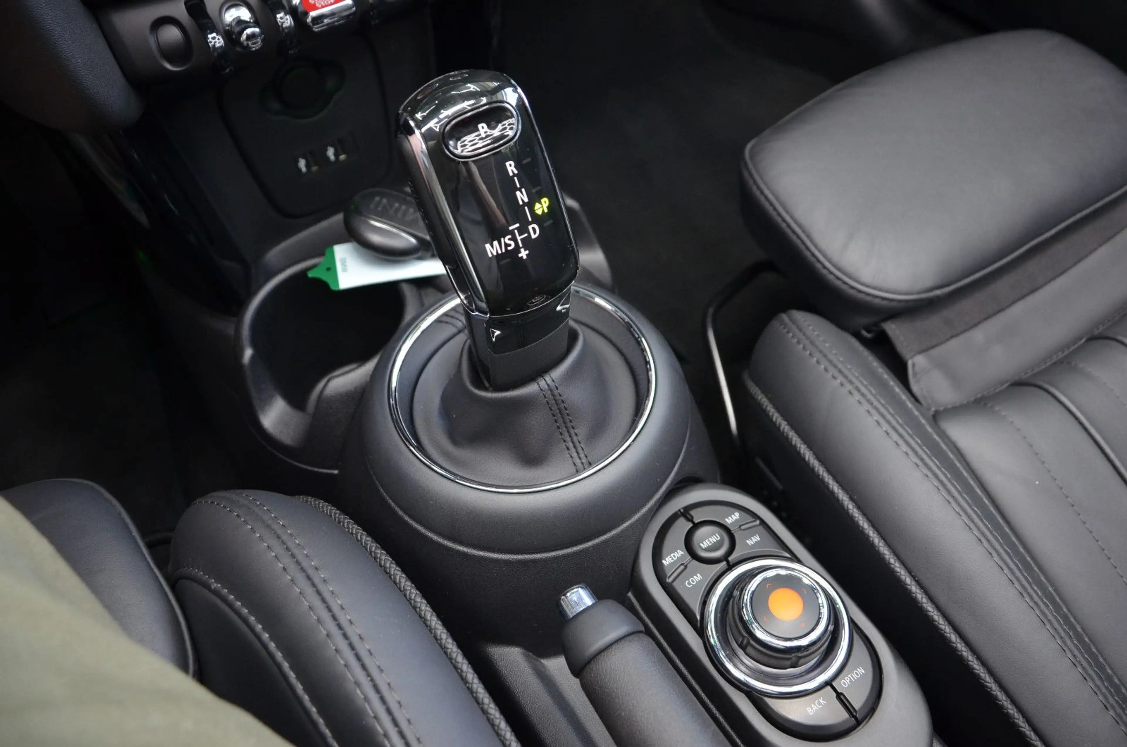 MINI Cooper S Cabrio *AUTOMATIK*LED*NAVI*H/K*1.HAND!* — photo 13