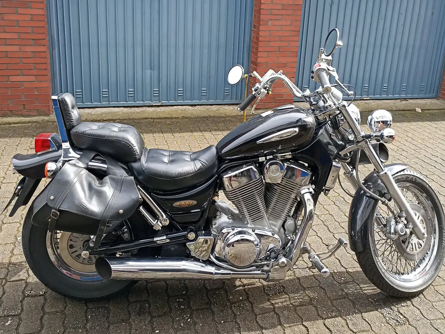 Suzuki VS 1400 Černá - 1