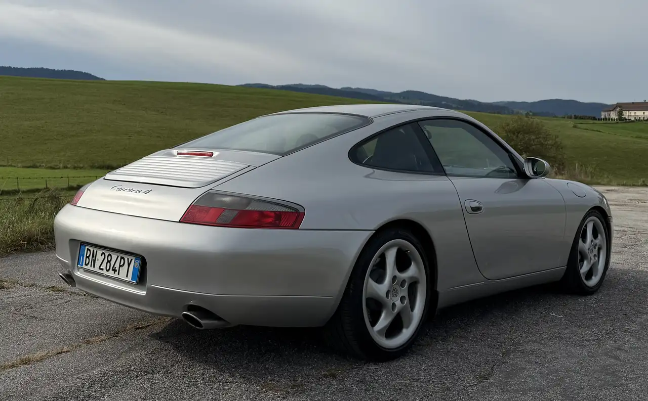Porsche 911 Coupe 3.4 Carrera 4, foto 3