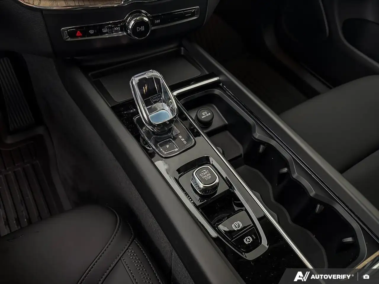 Volvo XC60 снимка Volvo XC60