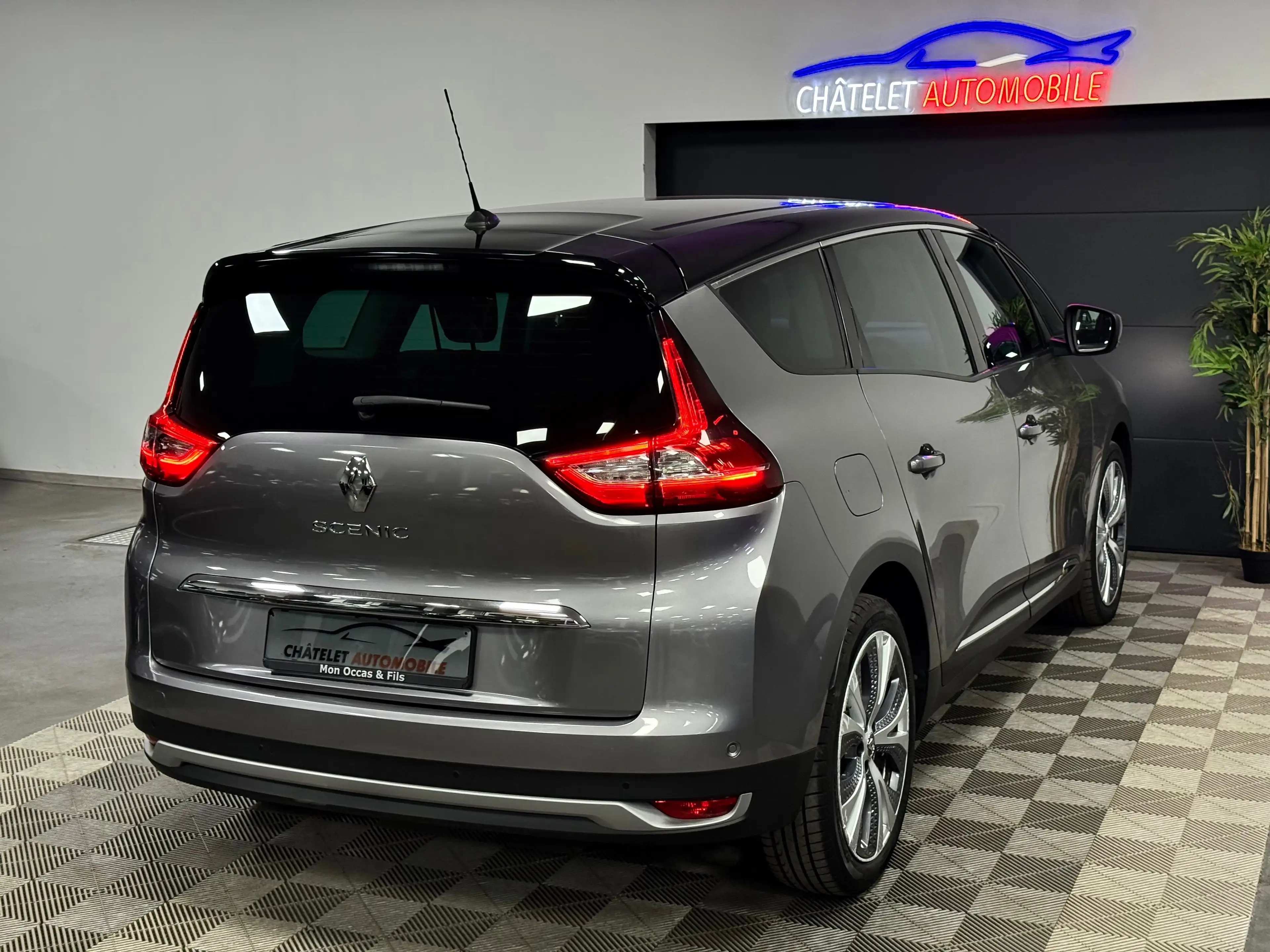 Renault Scenic Scenic 1.7 Dci 7 places Automatique état neuf Garantie 12 mois — photo 10