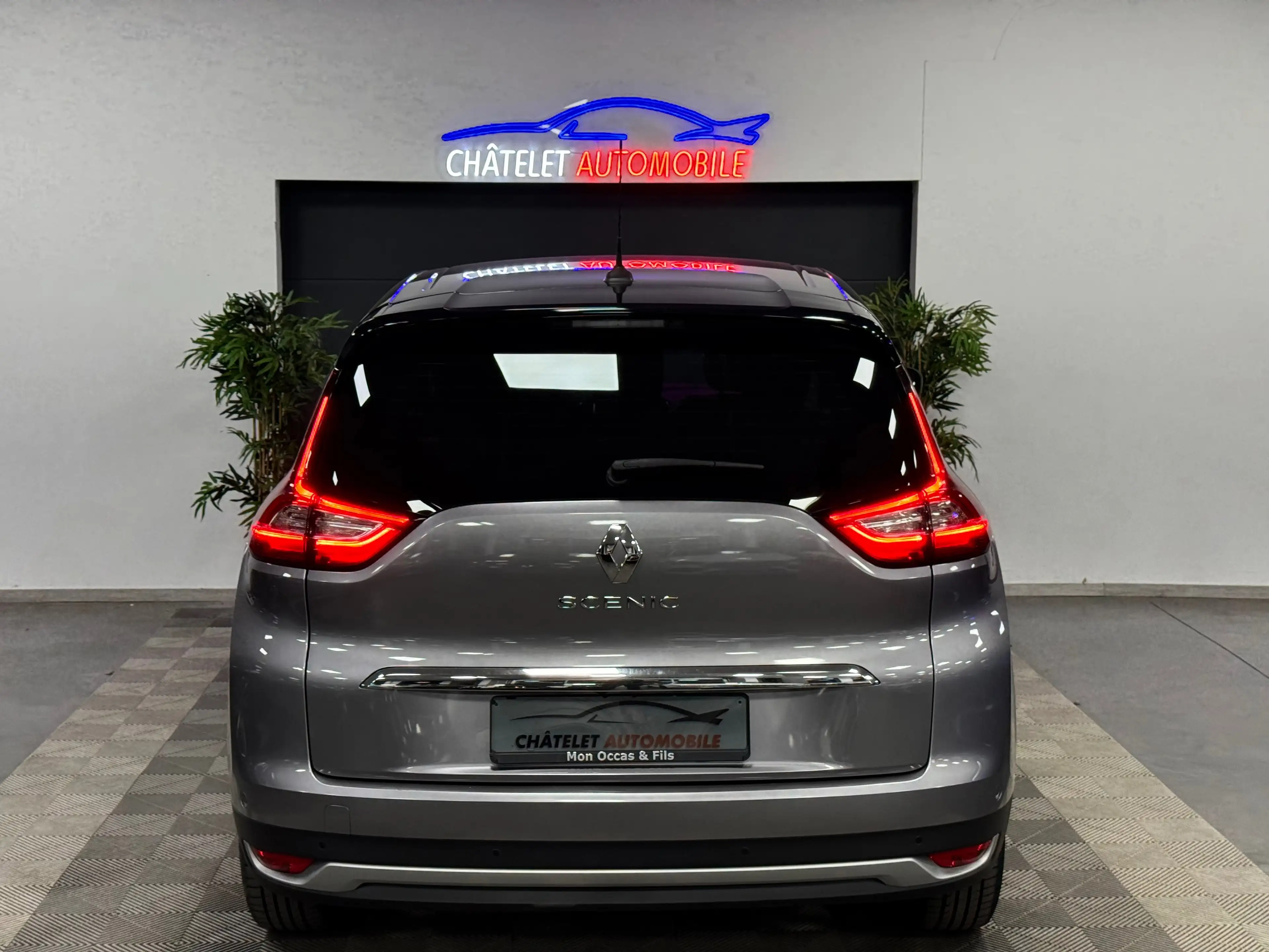 Renault Scenic Scenic 1.7 Dci 7 places Automatique état neuf Garantie 12 mois — photo 8