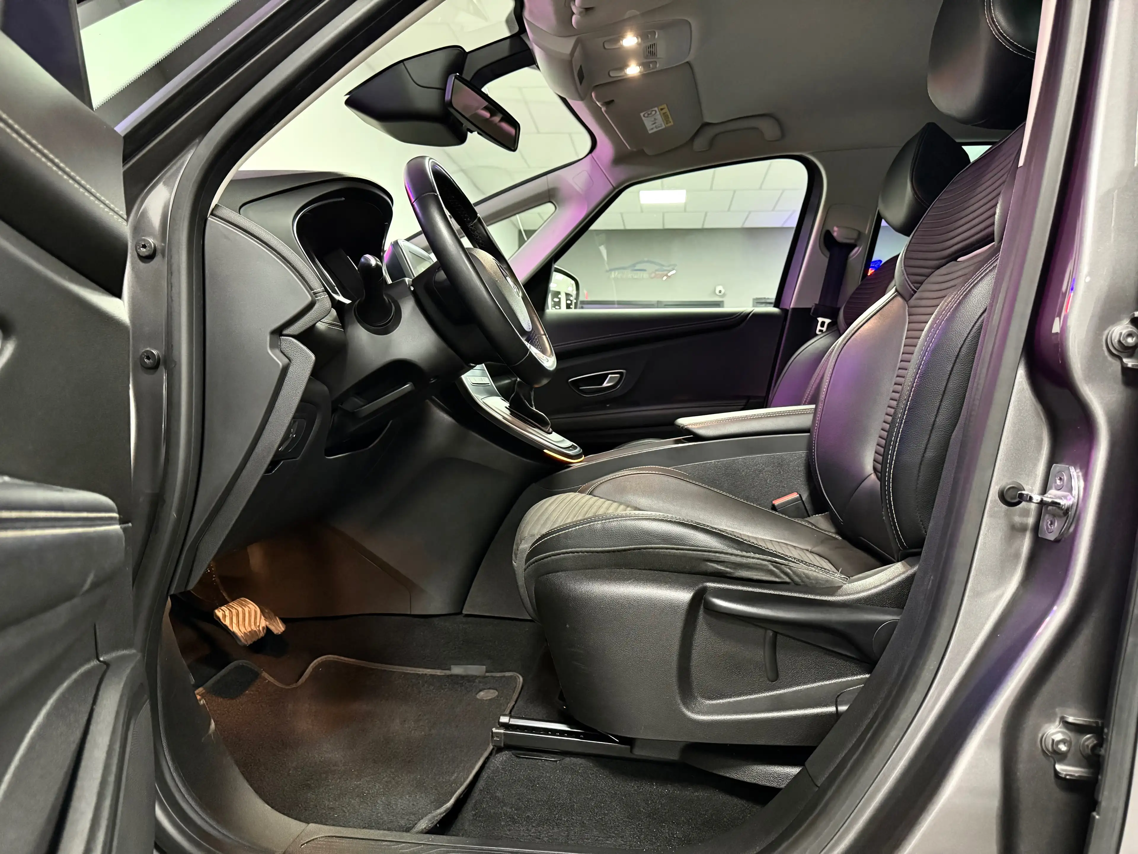 Renault Scenic Scenic 1.7 Dci 7 places Automatique état neuf Garantie 12 mois — photo 12