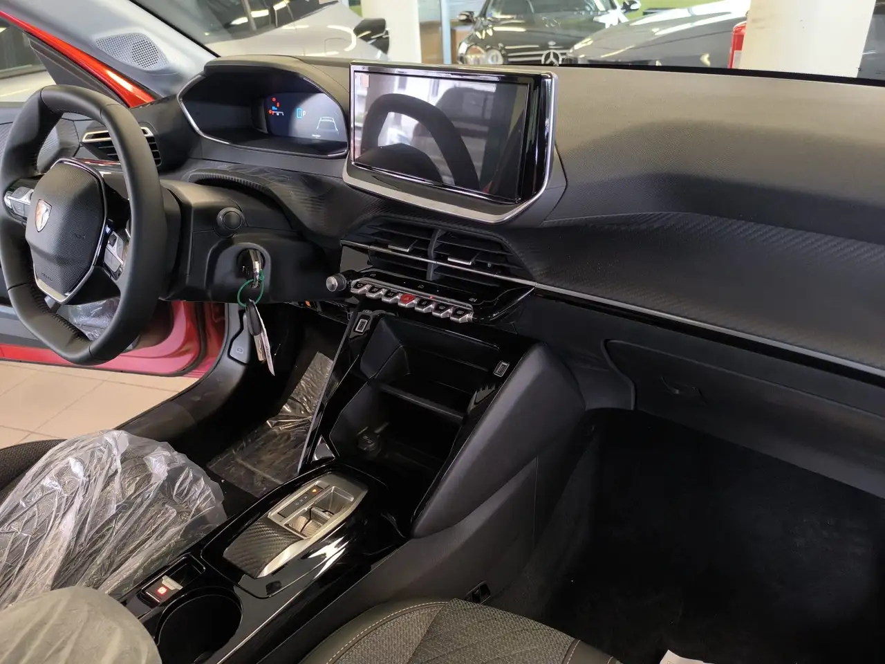 Peugeot 208 1.2 hybrid Allure 110cv e-dcs 6 12