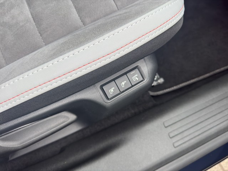 Citroen C4 Hybrid 145 Doppelkupplung 6-Gang MAX Max — photo 10