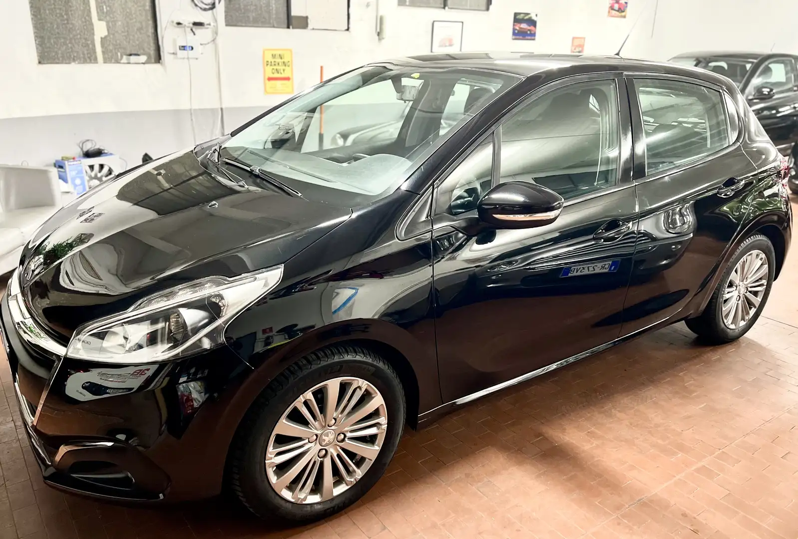 Peugeot 208 1.2 benzina/gpl €6 OK NEOPATENTATI full UNICOPR. - 1