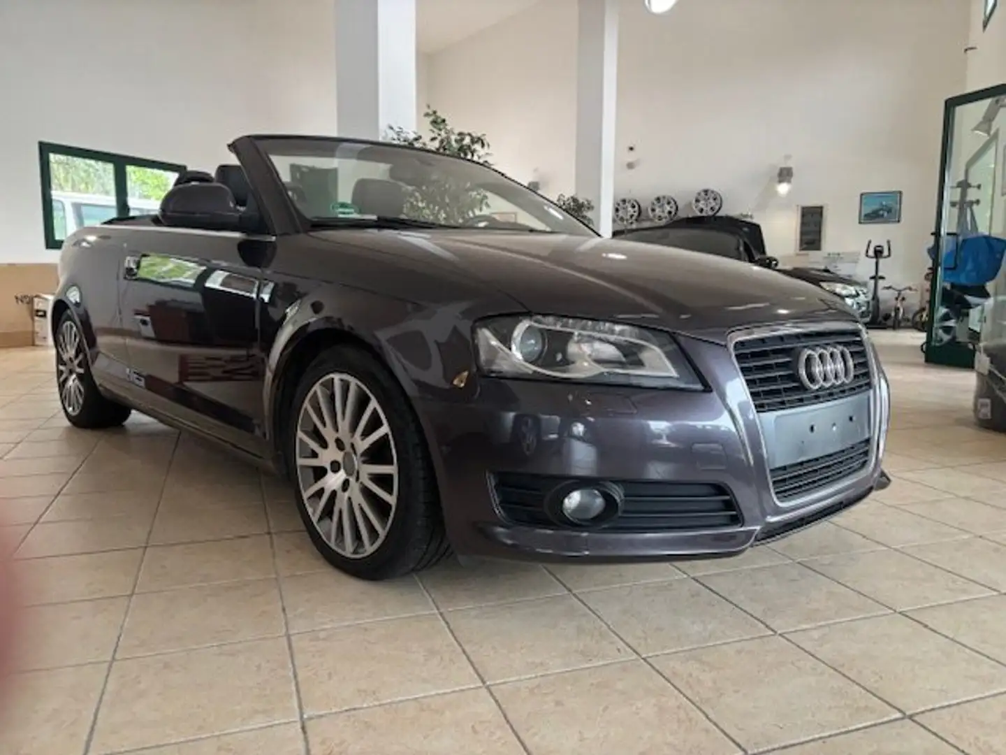 Audi A3 Cabrio 1.8 tfsi Ambition Grau - 1