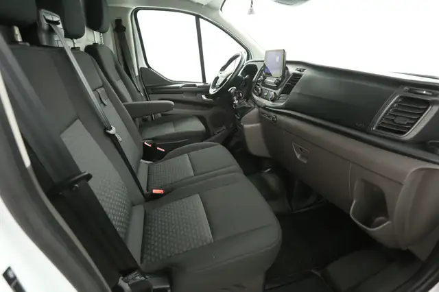 Ford Transit Custom view 22