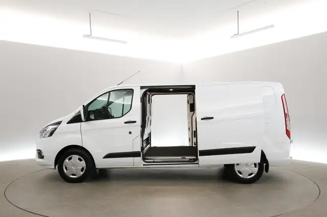 Ford Transit Custom view 4