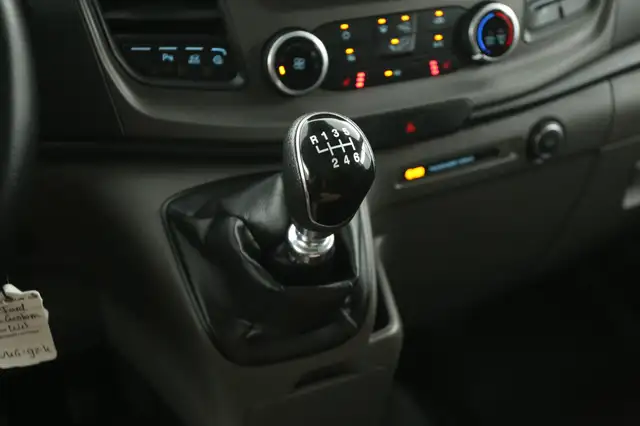 Ford Transit Custom view 20