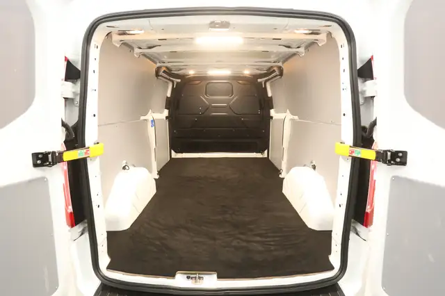 Ford Transit Custom view 3