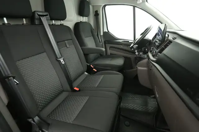 Ford Transit Custom view 10