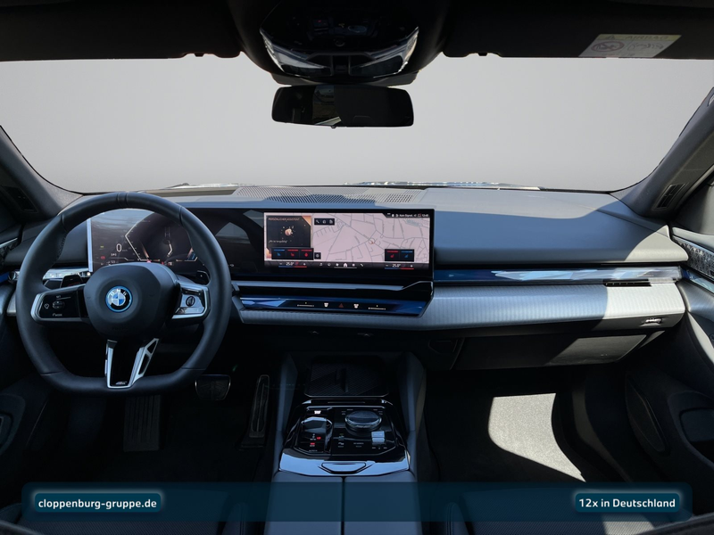 BMW 550 e xDrive Touring — photo 15