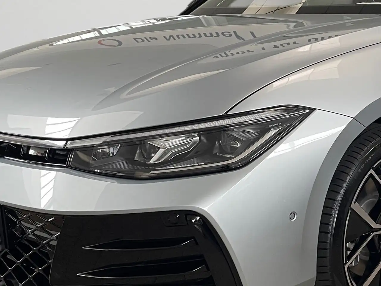 Volkswagen Passat Variant R-Line 1,5 l eHybrid DSG+AHK+MASS 6