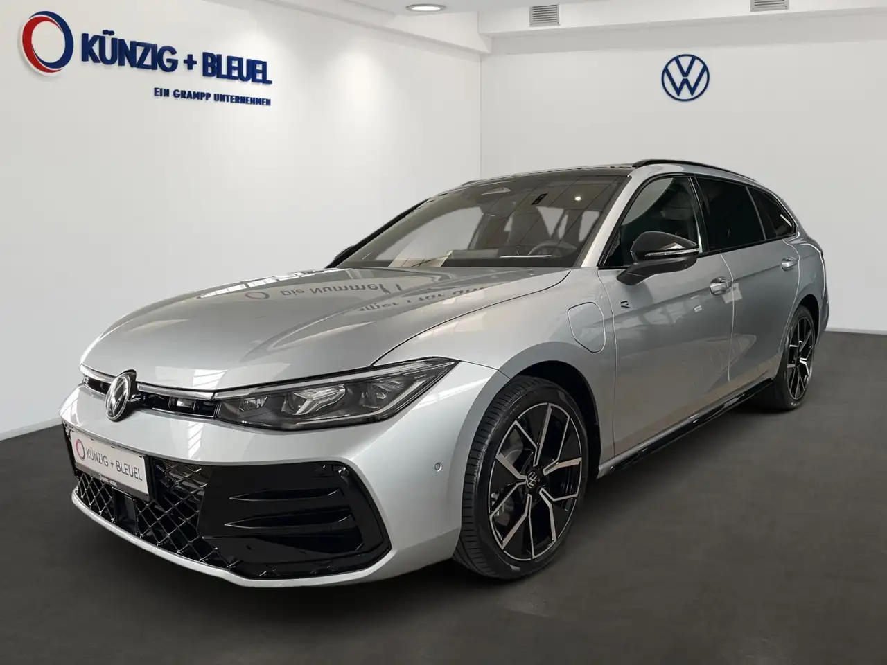 Volkswagen Passat Variant R-Line 1,5 l eHybrid DSG+AHK+MASS 2