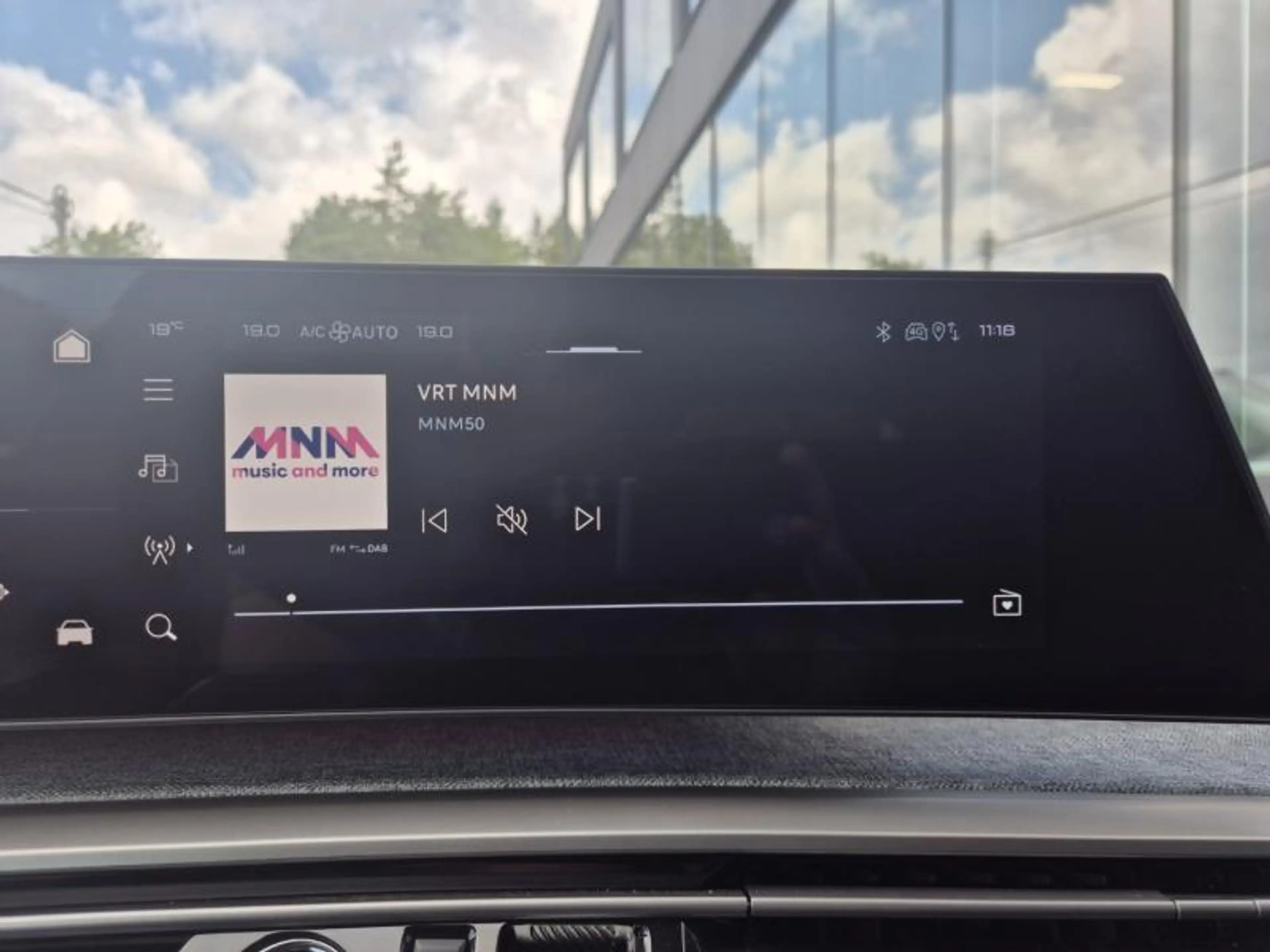 Peugeot 5008 MASSAGE/ALCANTARA/AGR/360 CAMERA PACK/DRIVE ASSIST — photo 14