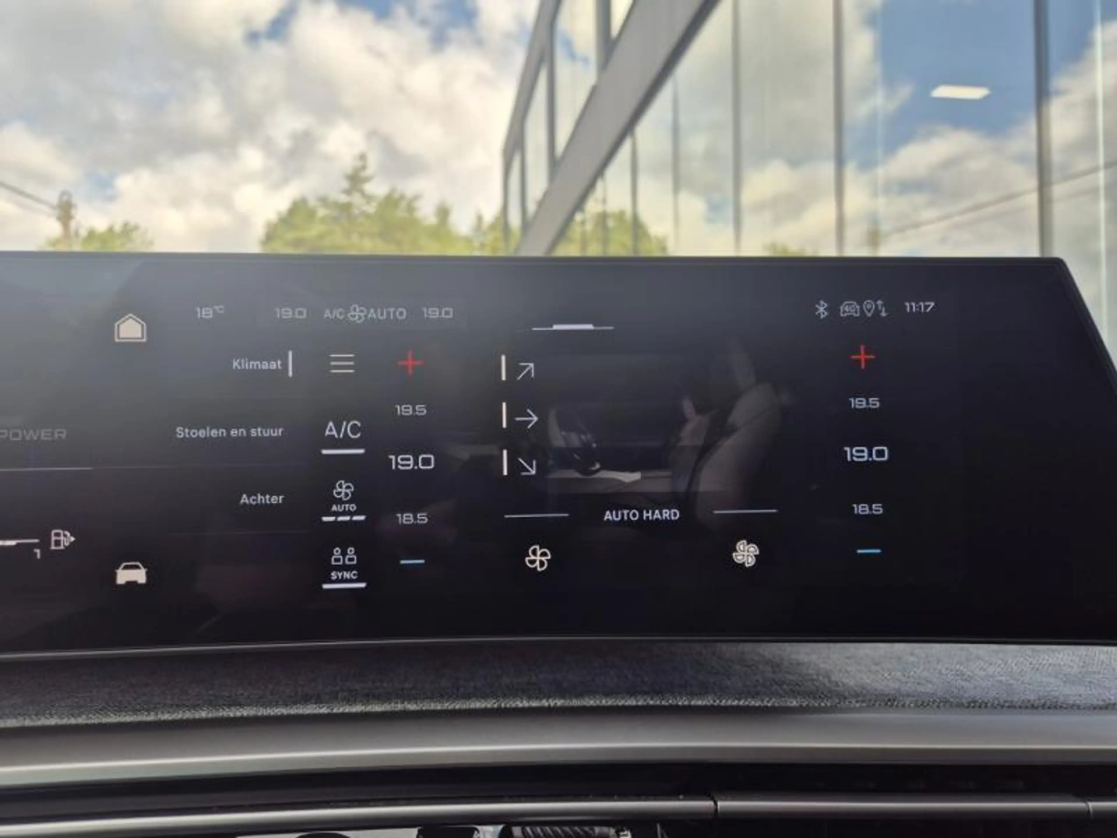 Peugeot 5008 MASSAGE/ALCANTARA/AGR/360 CAMERA PACK/DRIVE ASSIST — photo 13