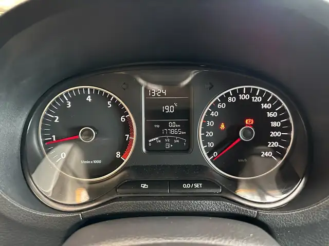 Volkswagen Polo view 14