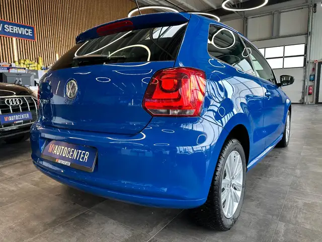 Volkswagen Polo view 2