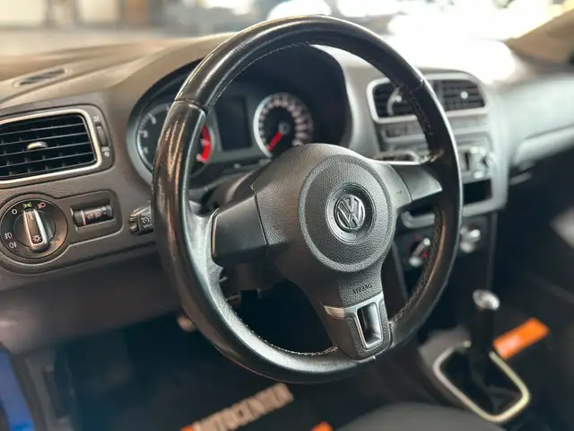 Volkswagen Polo view 12