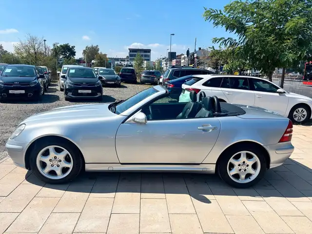 Mercedes-Benz SLK 230 KOMPRESSOR Klima Xenon  SZH Tüv/Au Neu