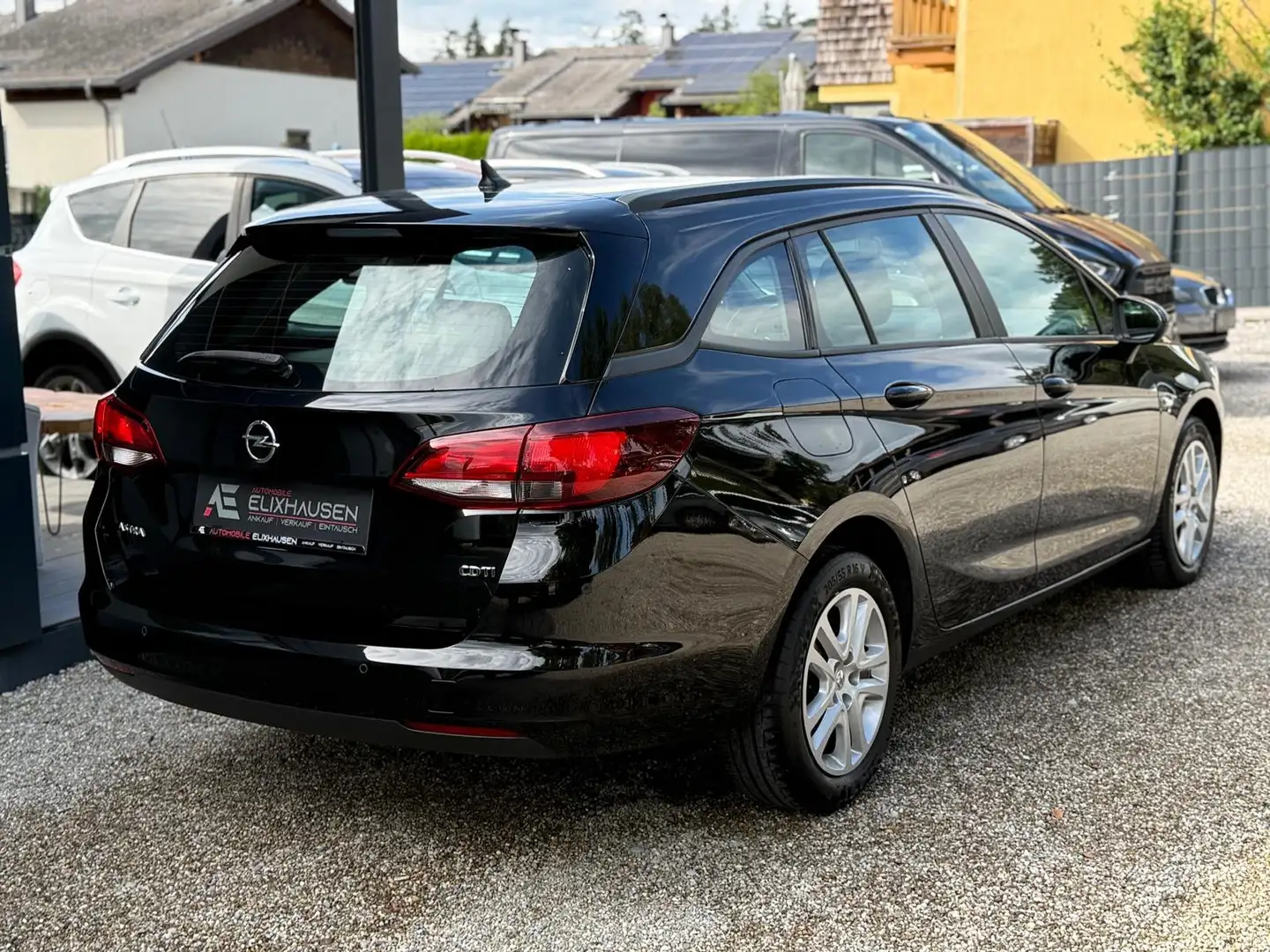 Opel Astra Sports Tourer Schwarz - 2
