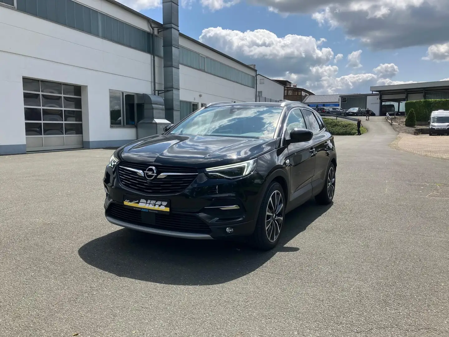 Opel Grandland X Ultimate 1.6 Turbo Plug-In-Hybrid 4 Noir - 1