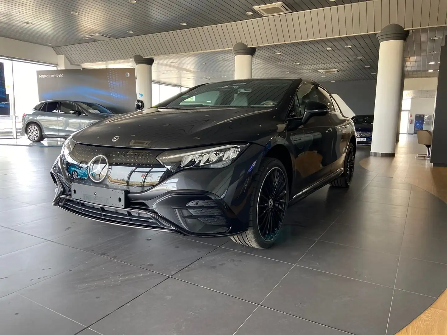 Mercedes-Benz EQE 53 350+ AMG Night EDITION Gris - 1