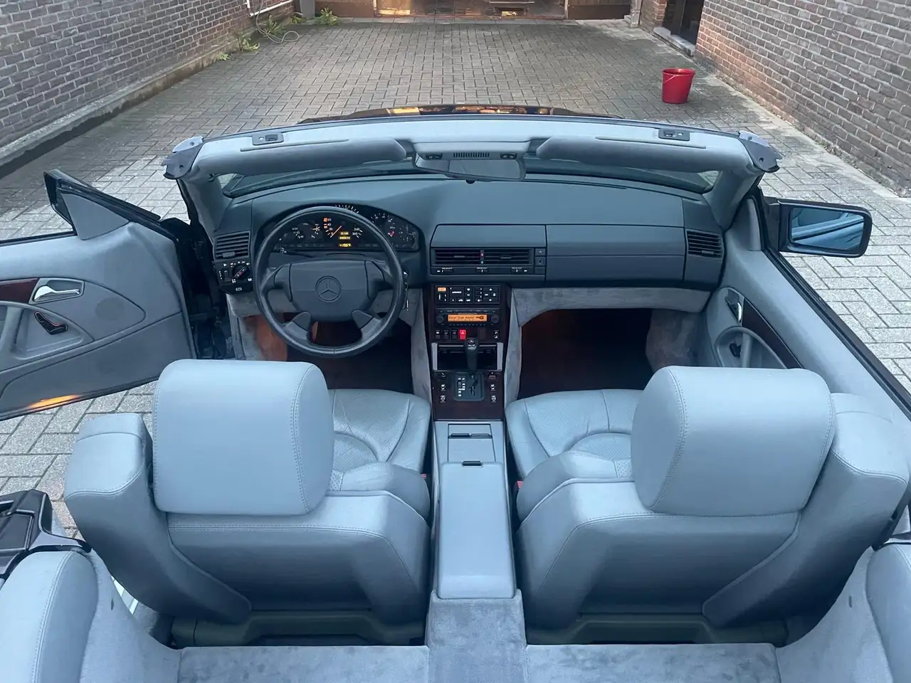 Mercedes-Benz SL 280, foto 8