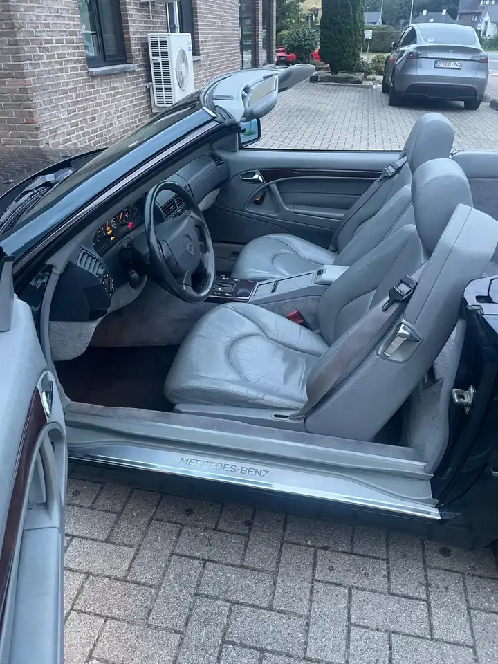 Mercedes-Benz SL 280, foto 3