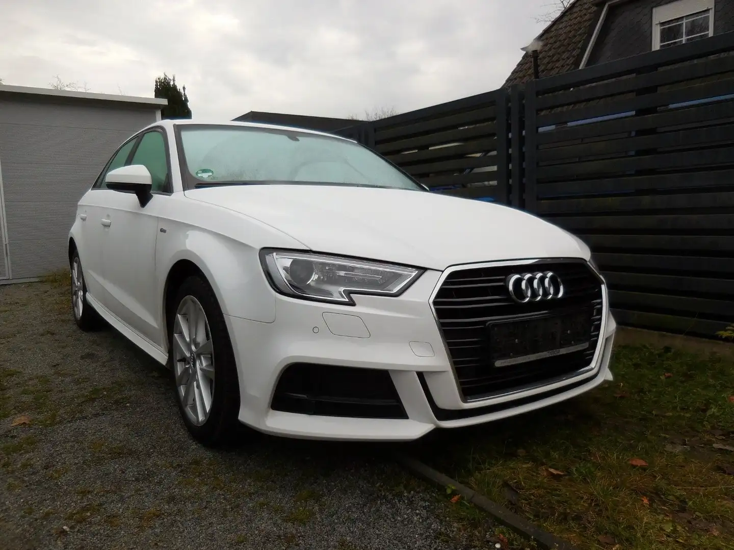 Audi A3 Sportback 35 TFSI.Aut.S-Line.Navi.Bi-Xenon Blanc - 1